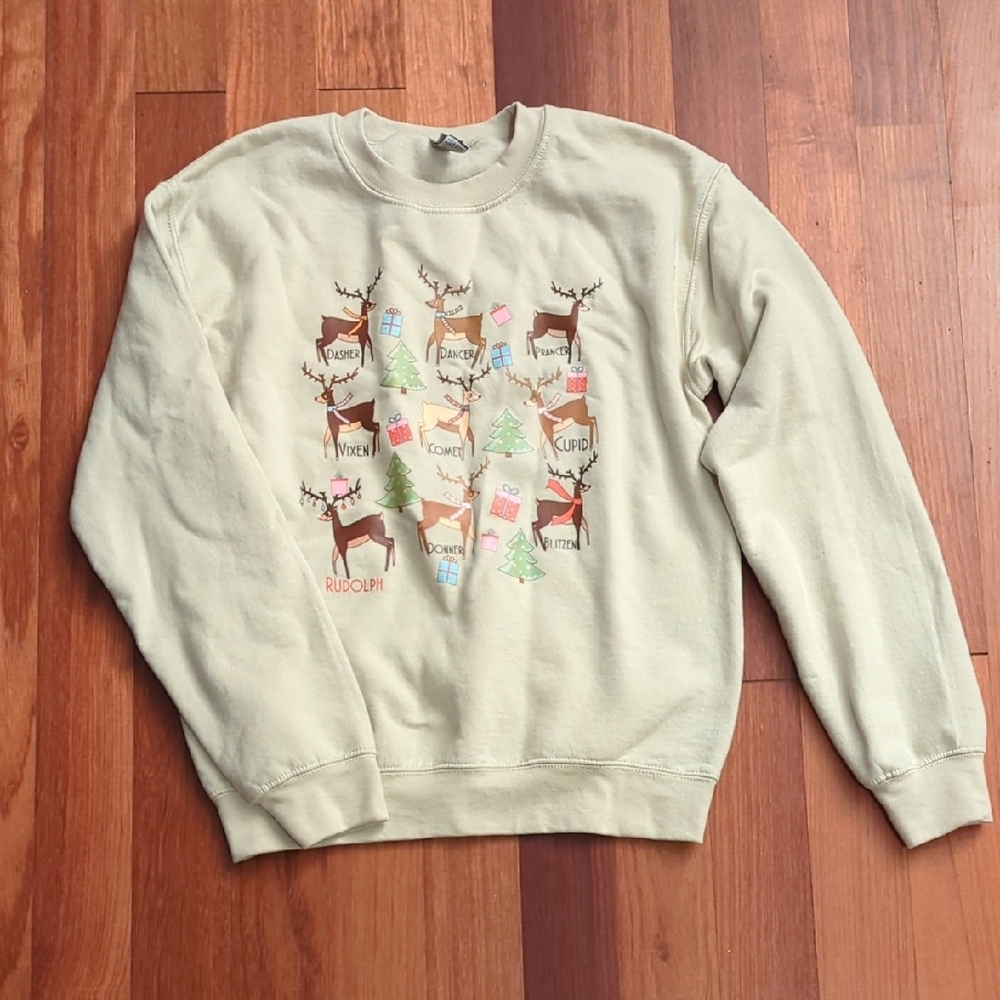 Gildan Christmas Reindeer Graphic Crewneck Sweatshirt Size Small Cream Holiday